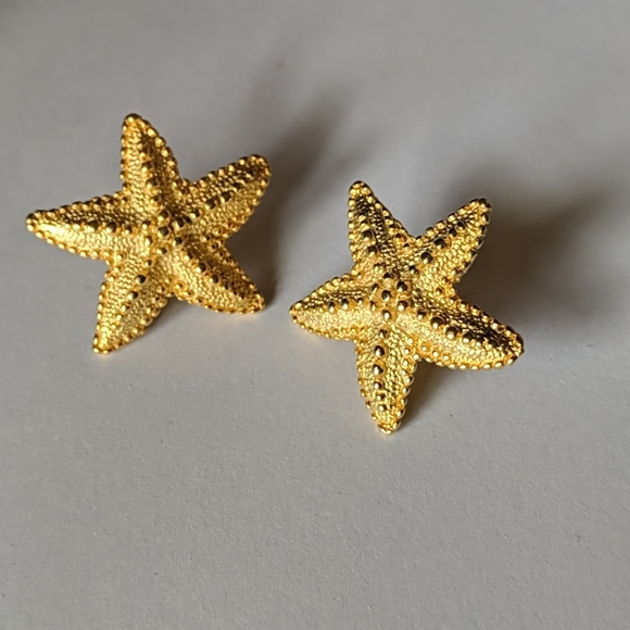 Jewelry - 💜BOGO💜 golden starfish post earrings